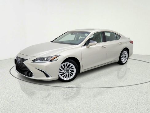 Used 2019 Lexus ES 300h w/ Accessory Package 2 FWD image 1