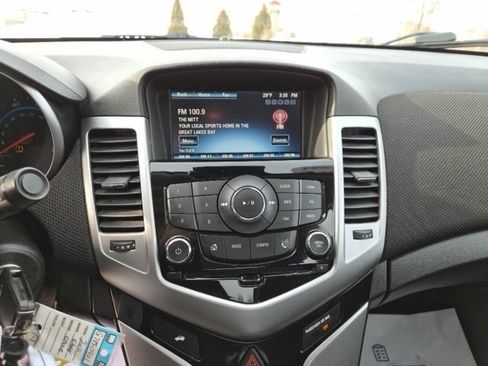 Used 2016 Chevrolet Cruze LT w/ Technology Package image 21