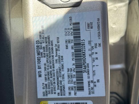 Used 2019 Ford Fusion SE image 34