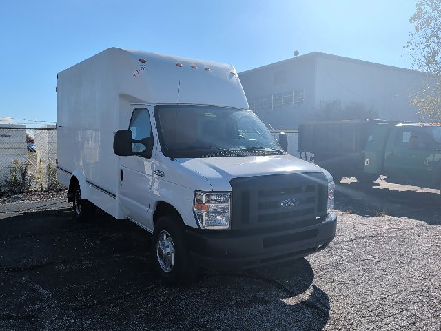 Used 2019 Ford E-350 and Econoline 350 Super Duty w/ Power Windows & Locks Group RWD image 12