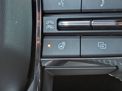 Used 2024 GMC Acadia Denali w/ Super Cruise Package image 35