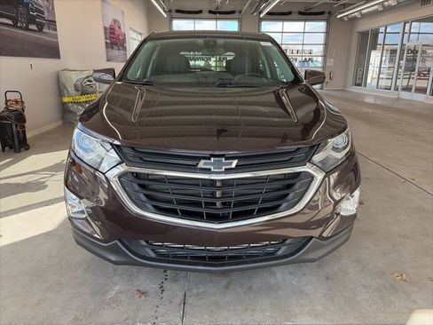 Used 2020 Chevrolet Equinox LT w/ Driver Convenience Package image 2