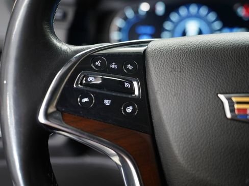 Used 2019 Cadillac Escalade Luxury AWD/4WD image 13