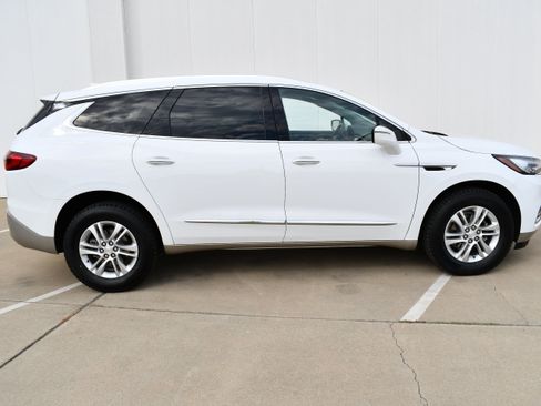 Used 2021 Buick Enclave Essence FWD image 17