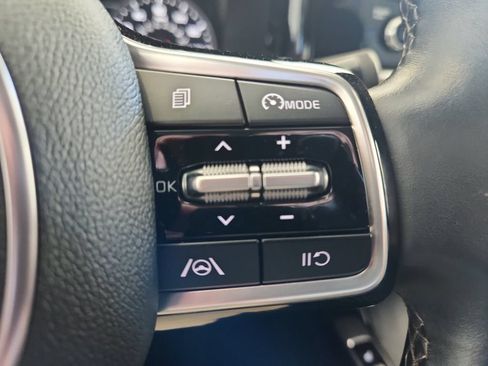 Used 2023 Kia Sorento AWD image 18