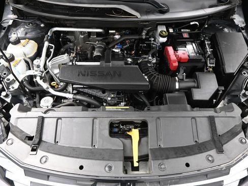 Used 2024 Nissan Rogue S image 30