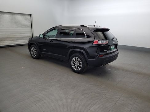 Used 2019 Jeep Cherokee Latitude Plus w/ Cold Weather Group AWD/4WD image 3