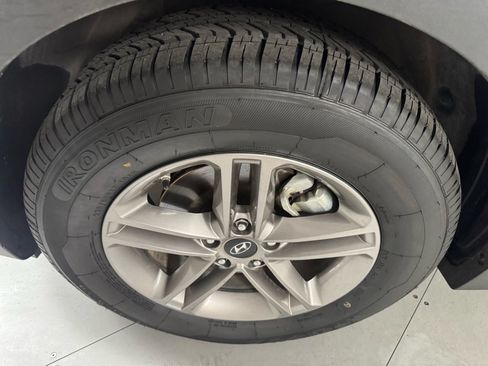 Used 2018 Hyundai Santa Fe Sport w/ 2.4L Value Package 02 FWD image 9