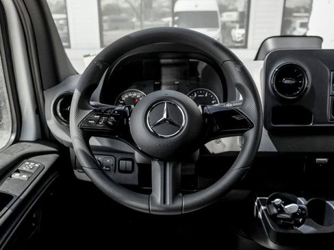 Used 2026 Mercedes-Benz Sprinter 2500 image 16