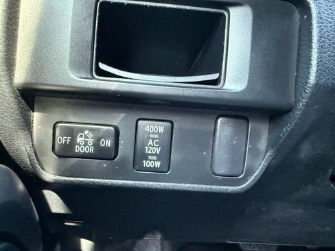 Used 2016 Toyota Tacoma TRD Sport w/ Towing Package image 24