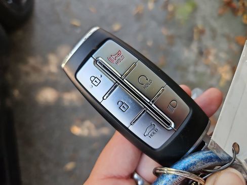 Used 2023 Genesis G70 2.0T w/ Sport Prestige Package image 40