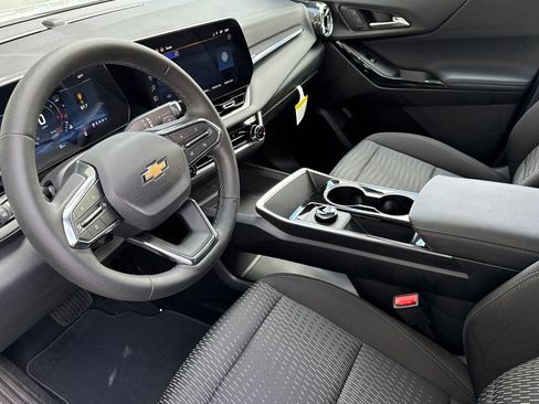 New 2026 Chevrolet Equinox LT w/ Safety and Technology Package FWD image 9