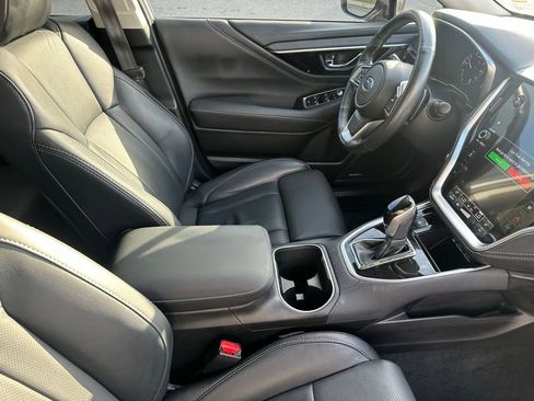 Used 2023 Subaru Outback Limited image 19