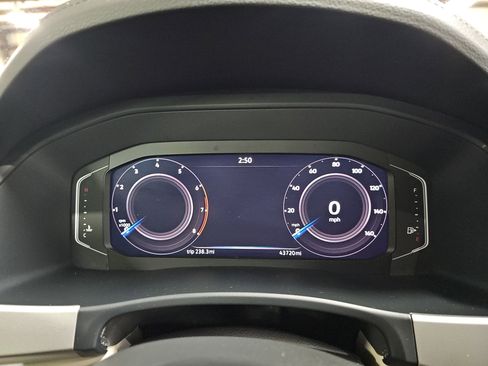 Used 2023 Volkswagen Atlas SEL AWD/4WD image 19