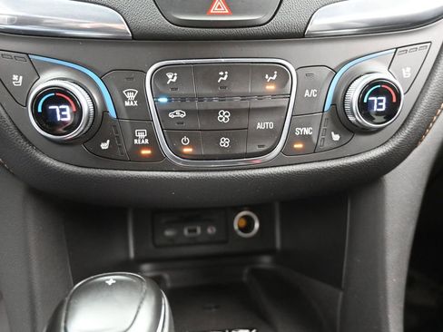 Used 2019 Chevrolet Equinox Premier image 20