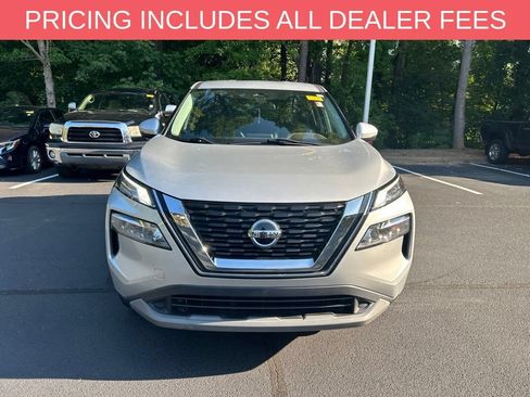Used 2021 Nissan Rogue SV FWD image 3