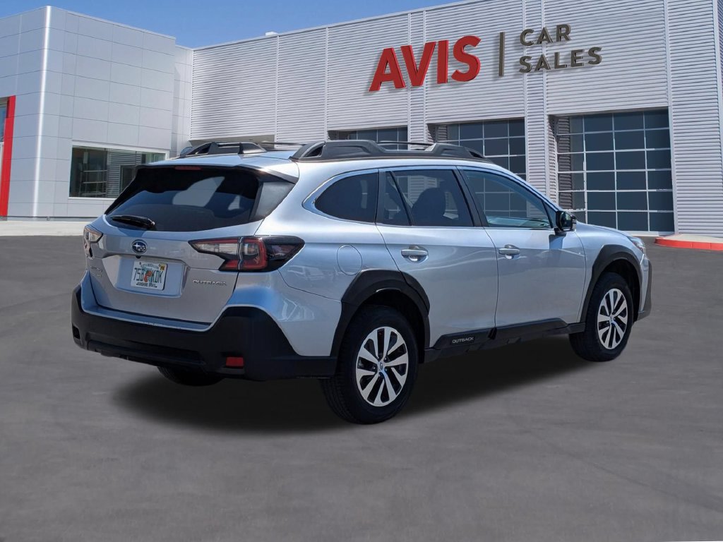 Used 2025 Subaru Outback Premium AWD/4WD image 6