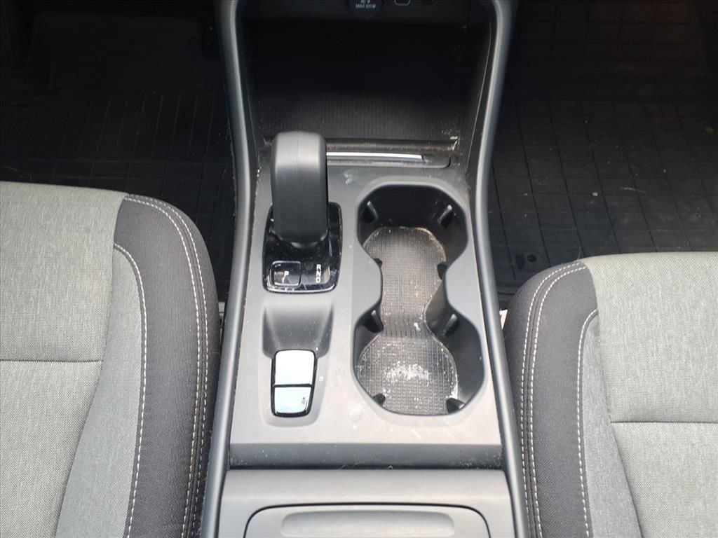 Used 2023 Volvo XC40 B4 Core w/ Convenience Package FWD image 25