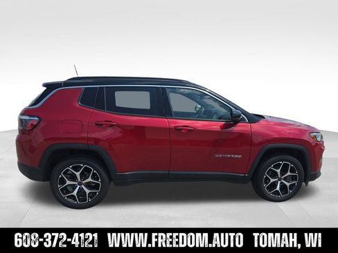 Used 2025 Jeep Compass Limited AWD/4WD image 9