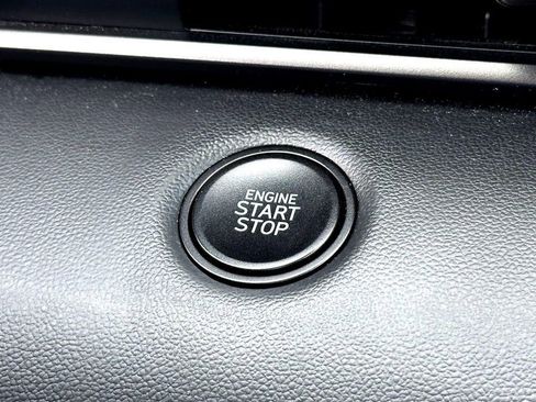 Used 2025 Hyundai Elantra Sport image 23