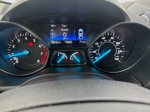 Used 2019 Ford Escape SE image 14