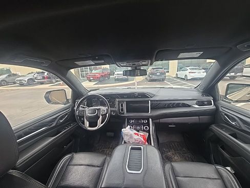 Used 2021 GMC Yukon Denali image 11