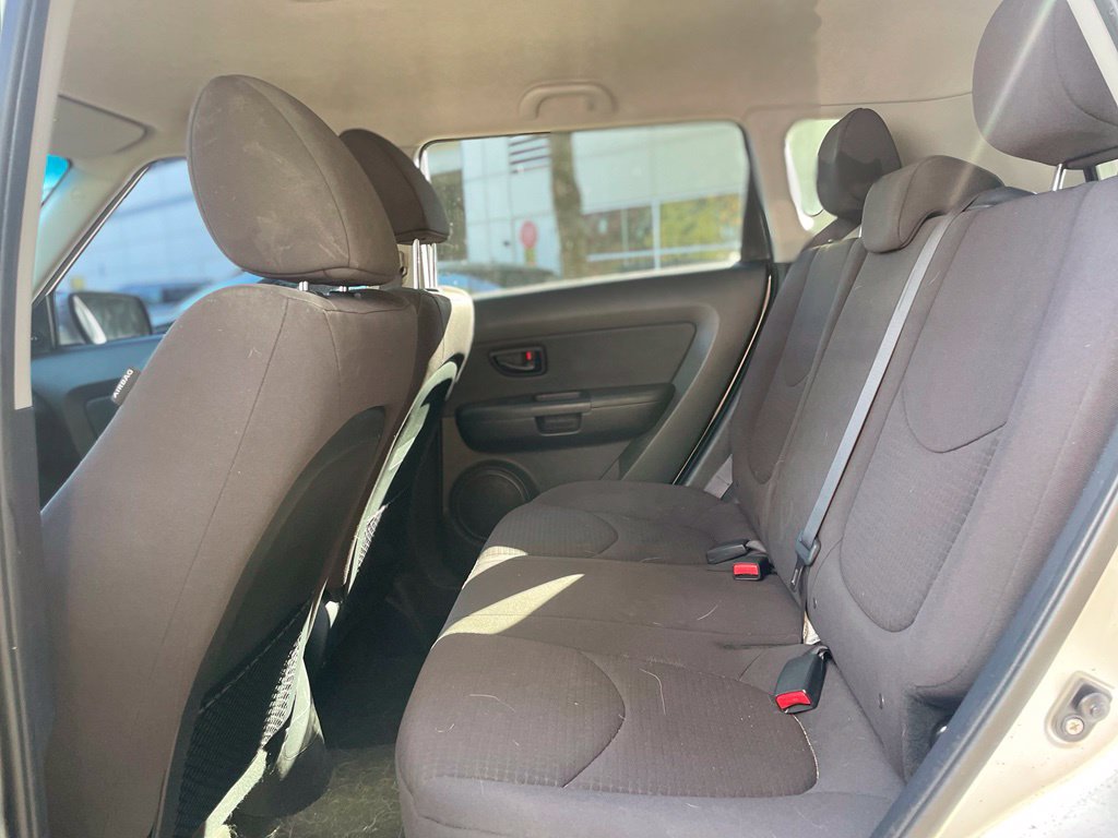 Used 2013 Kia Soul FWD image 18