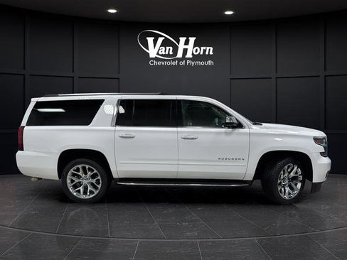 Used 2020 Chevrolet Suburban Premier image 2