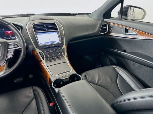 Used 2020 Lincoln Nautilus Reserve image 25