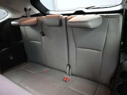 Used 2021 Toyota Highlander XLE FWD image 27