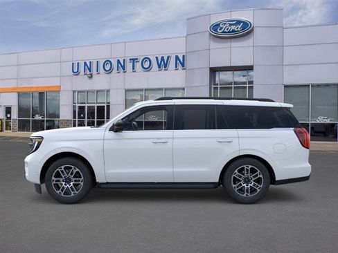 New 2025 Ford Expedition Active image 3