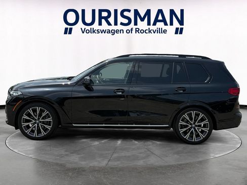 Used 2022 BMW X7 xDrive40i w/ M Sport Package AWD/4WD image 3