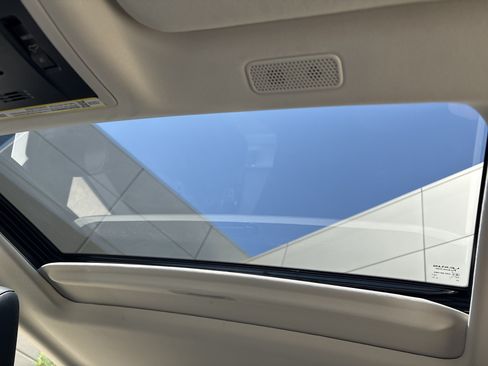 Used 2025 Lexus ES 350 w/ Premium Package FWD image 28