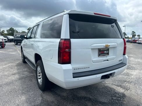 Used 2018 Chevrolet Suburban LT RWD image 5