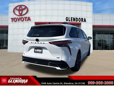 New 2026 Toyota Sienna XSE FWD image 10
