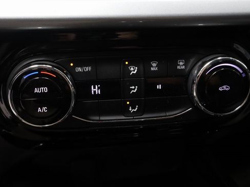 Used 2024 Chevrolet Trax LT image 31