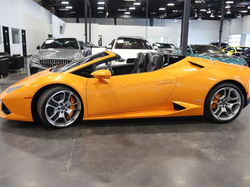 Used 2016 Lamborghini Huracan LP 610-4 image 8