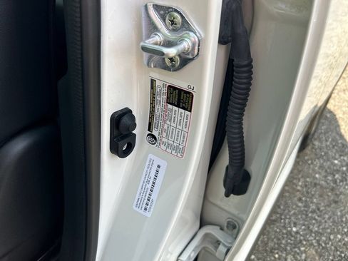 Certified 2025 Subaru Forester Limited AWD/4WD image 23