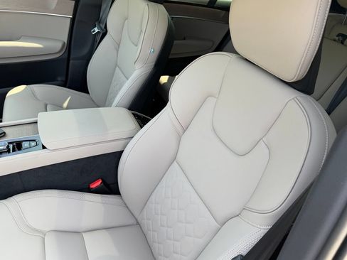 New 2026 Volvo XC90 T8 Plus w/ Protection Package Premier AWD/4WD image 19