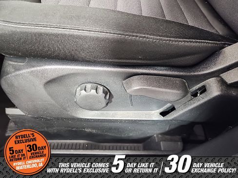 Used 2021 Ford Edge SE image 16