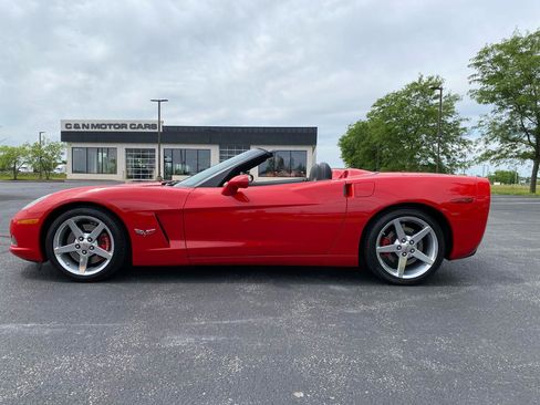 Used 2005 Chevrolet Corvette Convertible w/ Preferred Equipment Group RWD image 15