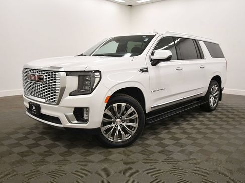 Used 2021 GMC Yukon XL Denali w/ Denali Premium Package AWD/4WD image 2