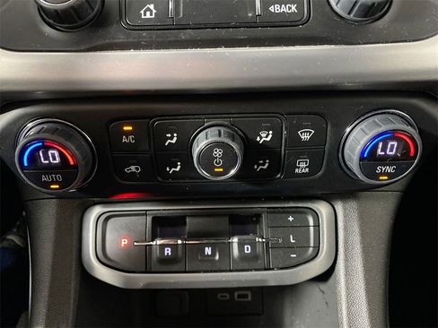 Certified 2023 GMC Acadia SLE w/ Driver Convenience Package image 18