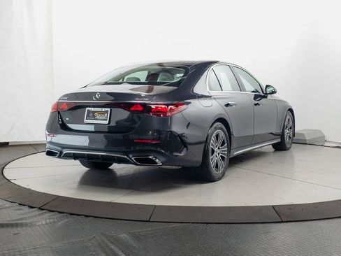 Used 2025 Mercedes-Benz E 450 4MATIC Sedan w/ Multicontour Seating Package image 33