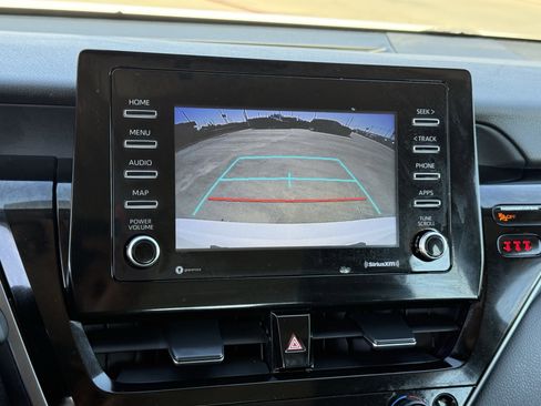 Used 2024 Toyota Camry SE image 17