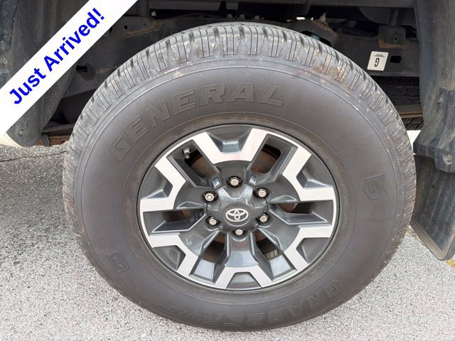 Used 2021 Toyota Tacoma TRD Off-Road AWD/4WD image 15