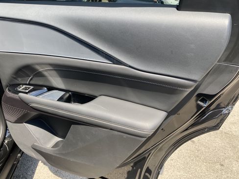 Used 2024 Cadillac Lyriq Tech RWD image 21