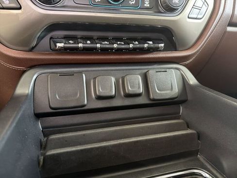 Used 2016 Chevrolet Silverado 2500 High Country w/ Duramax Plus Package AWD/4WD image 28
