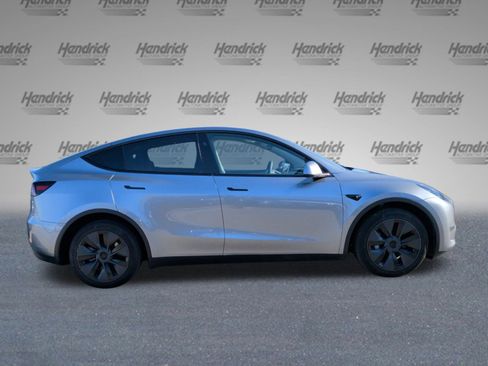 Used 2024 Tesla Model Y Long Range image 6