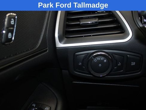 Used 2022 Ford Edge SE w/ Black Appearance Package AWD/4WD image 17